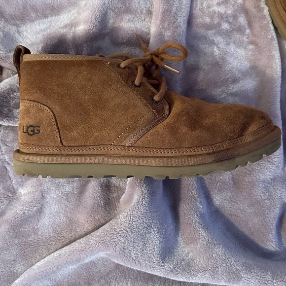 Tie Uggs - Picture 5 of 6